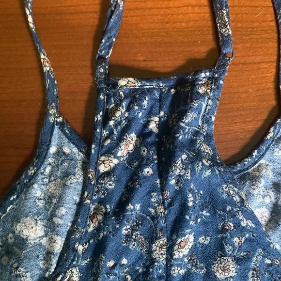 American Eagle Outfitters Spaghetti Strap Tank Top - Picture 3 of 7